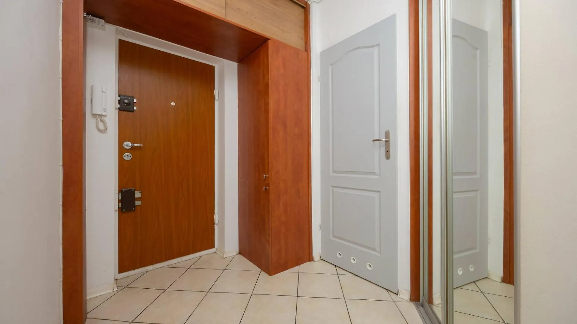 Old Town Apartment Next To Metro By Noclegi Renters Varsó